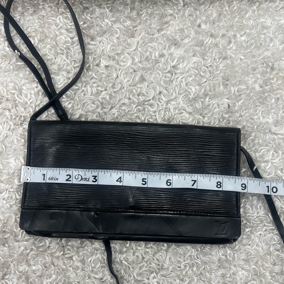 Louis Vuitton Honfleur Handbag Epi Leather - Picture 9 of 16